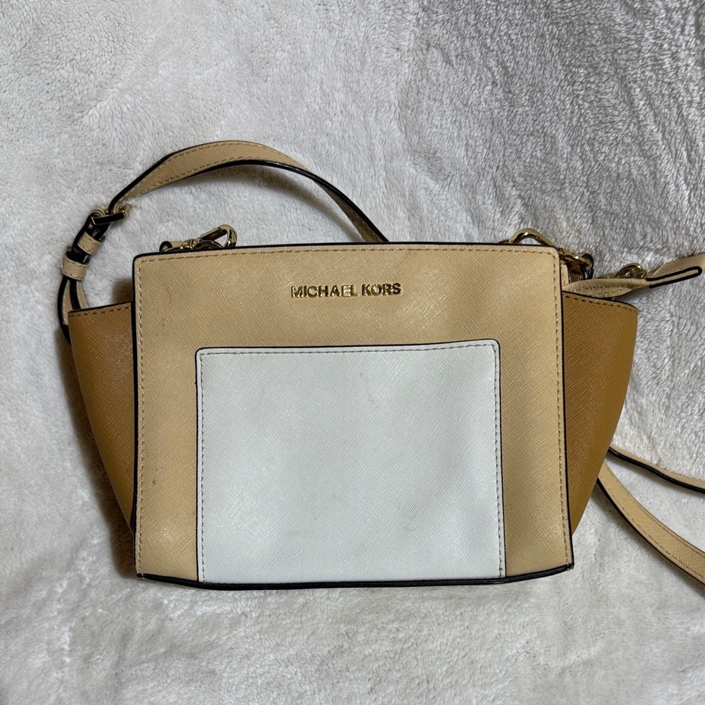 Michael Kors Beige and White Crossbody Bag